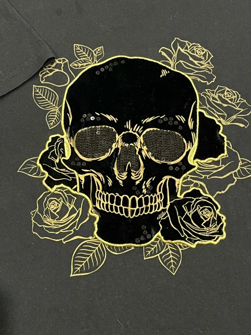 GUESS Jeans Velvet Skull Embellished T-shirt Black Sequins Gold Thread Size XL - Picture 2 of 6